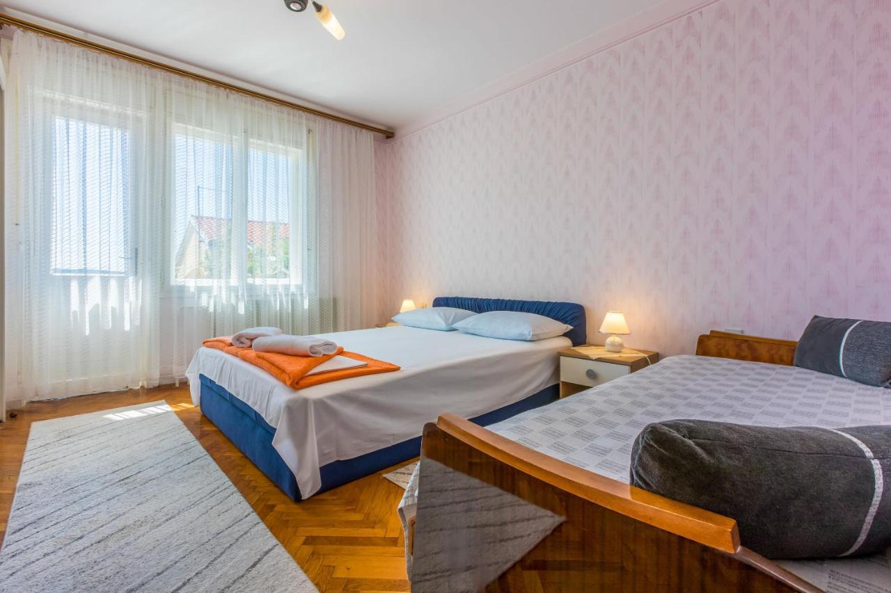 Apartments Danica Драмал Екстериор снимка