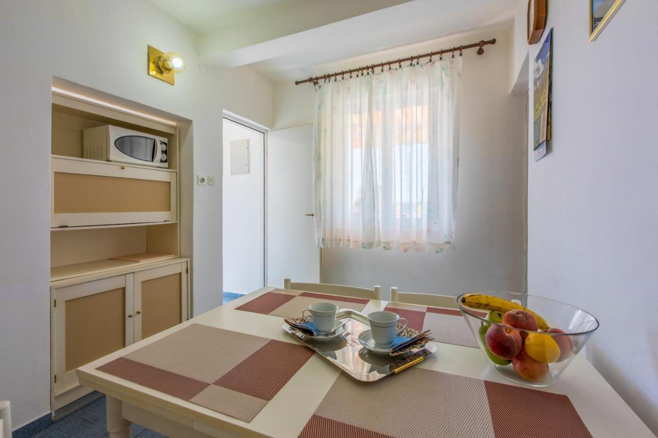 Apartments Danica Драмал Екстериор снимка
