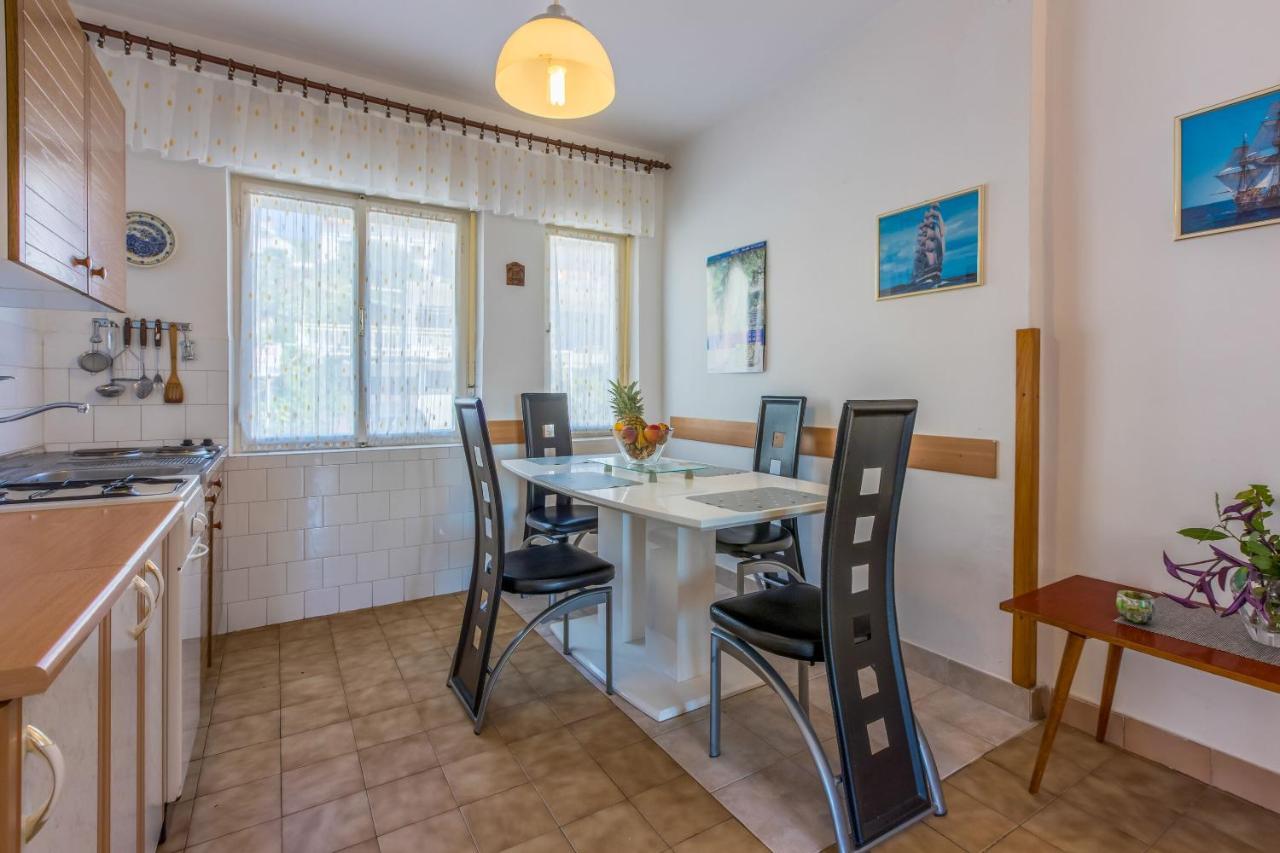 Apartments Danica Драмал Екстериор снимка